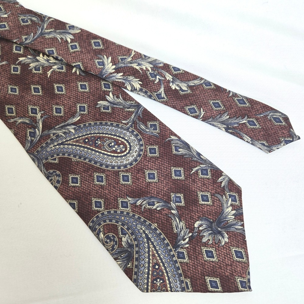 Mikael York Paisley 100% Italian Silk Paisley Neck Tie Red Blue 55.5"L‎ 4"W USA